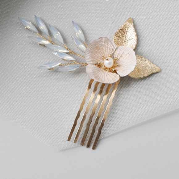 NEW Bridal Hairpiece flower Metal floral opal leaf bridesmaid bride hair set